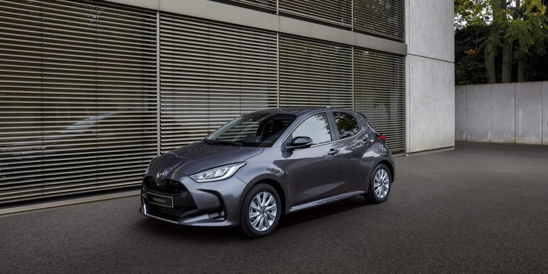 Mazda2 1800X900 1 Min